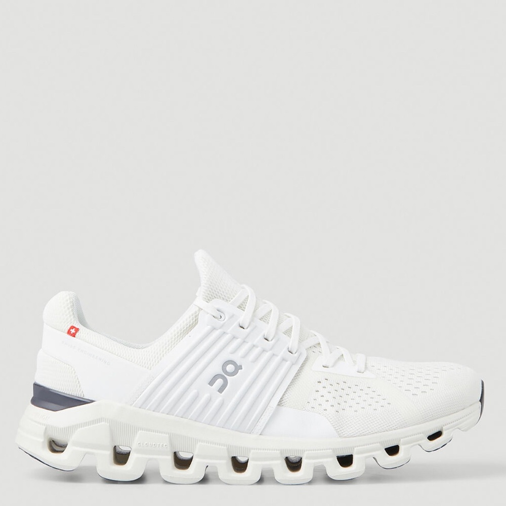ON
Cloudswift Sneakers In White